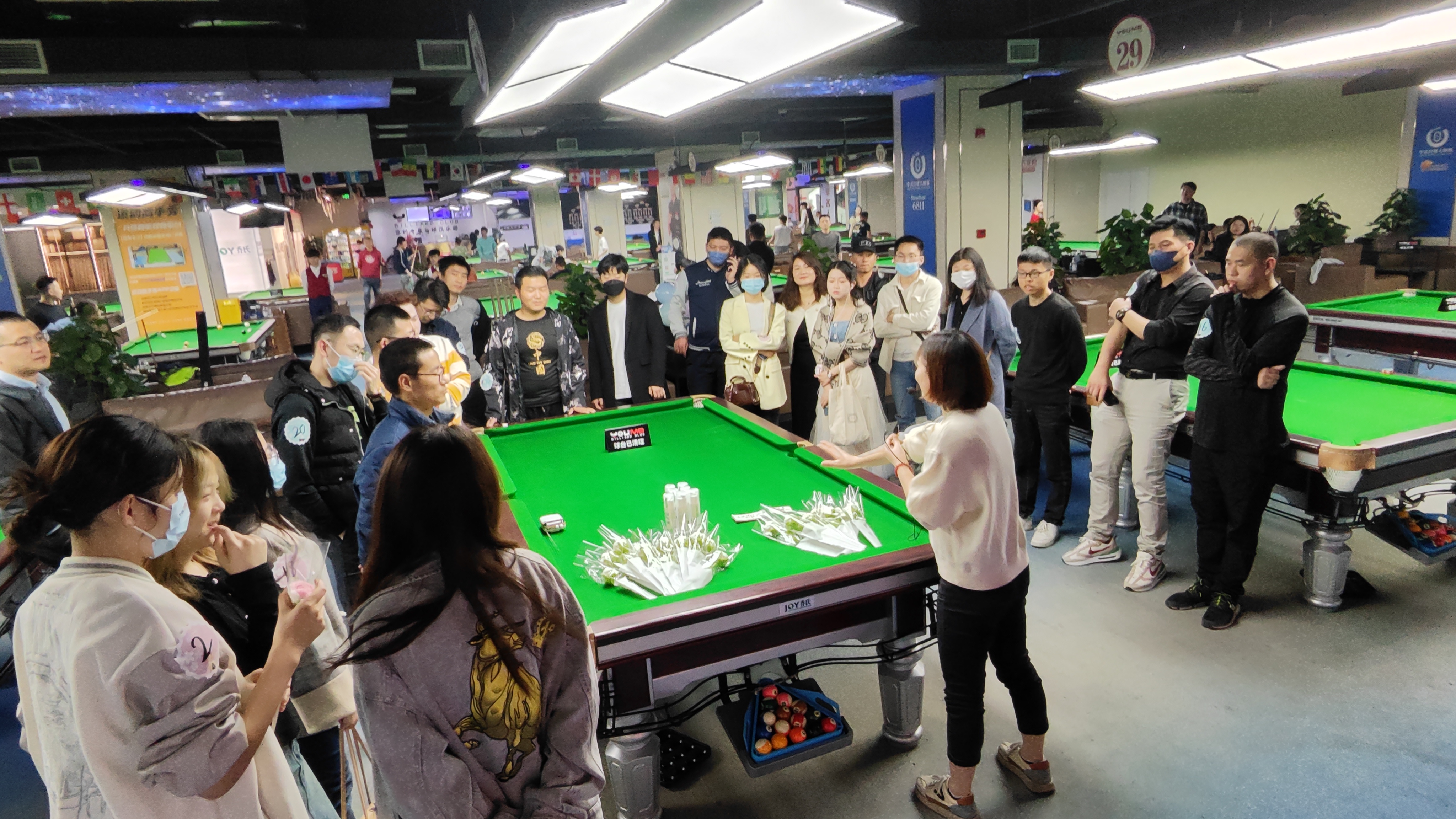 水晶城“碰出火花，撞进心扉”交友派对活动圆满进行