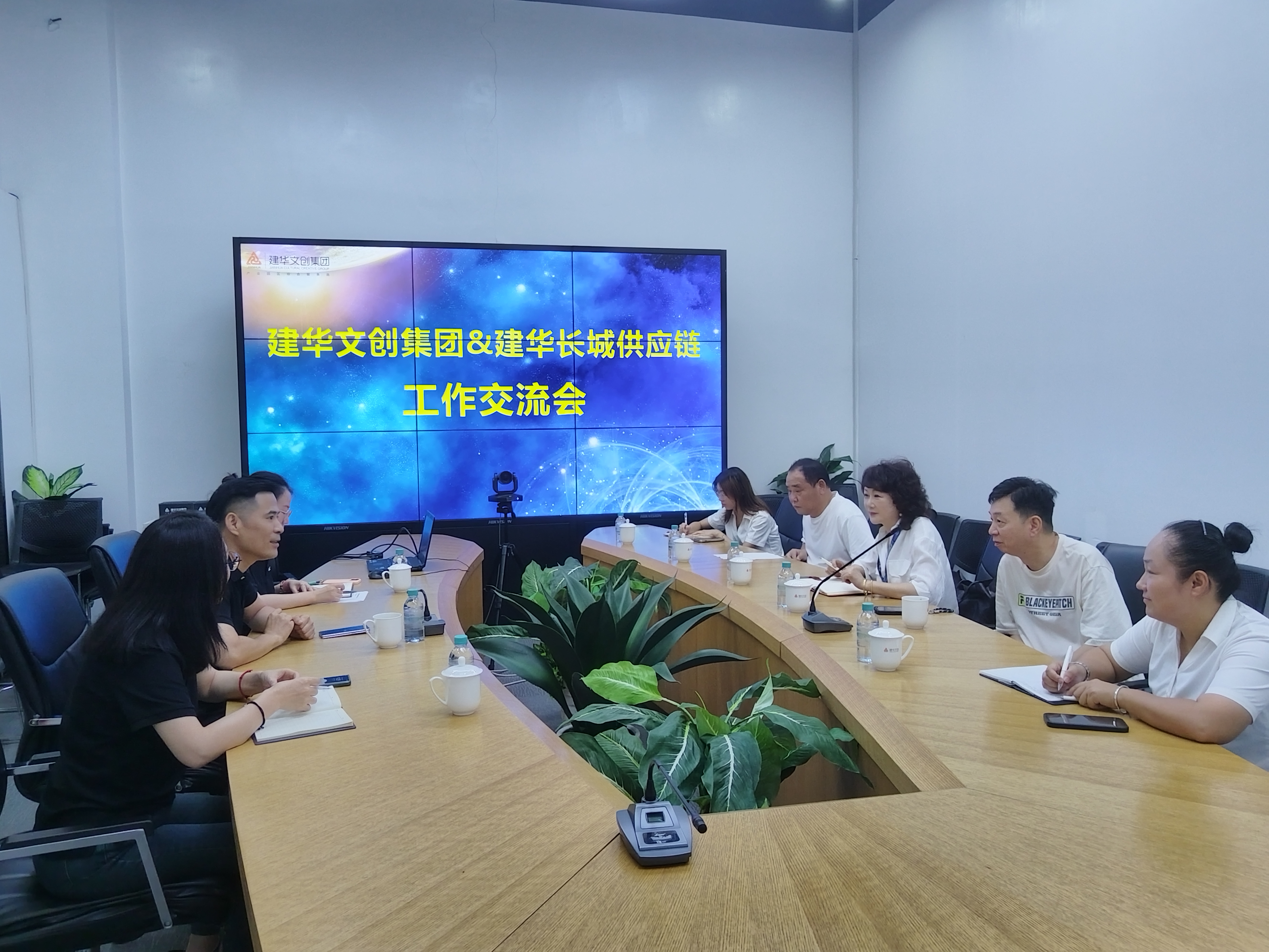 k8.com文创集团与k8.com长城机电公司进行工作互换会