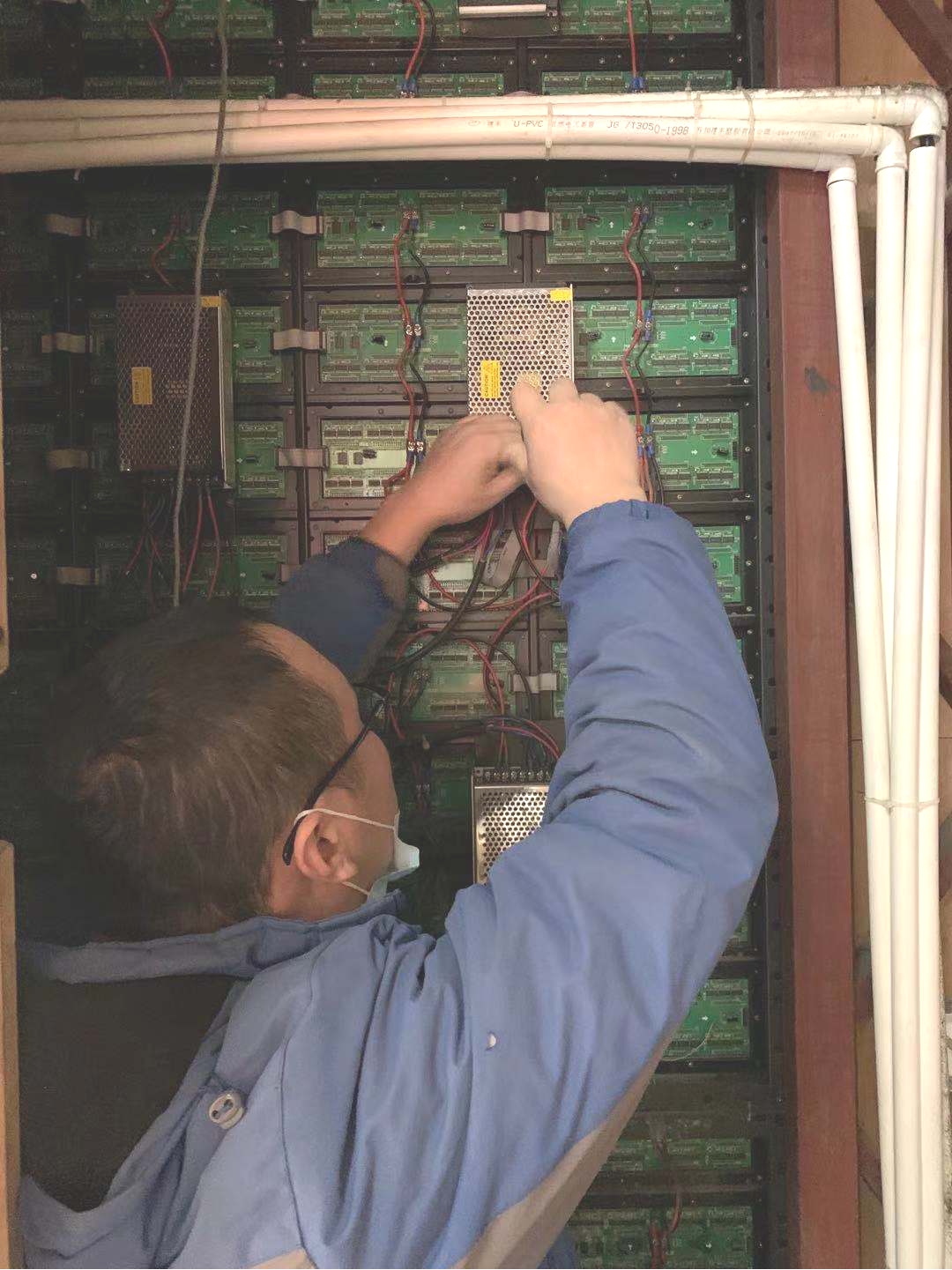 钱江商城发展用电线路安全专项查抄工作