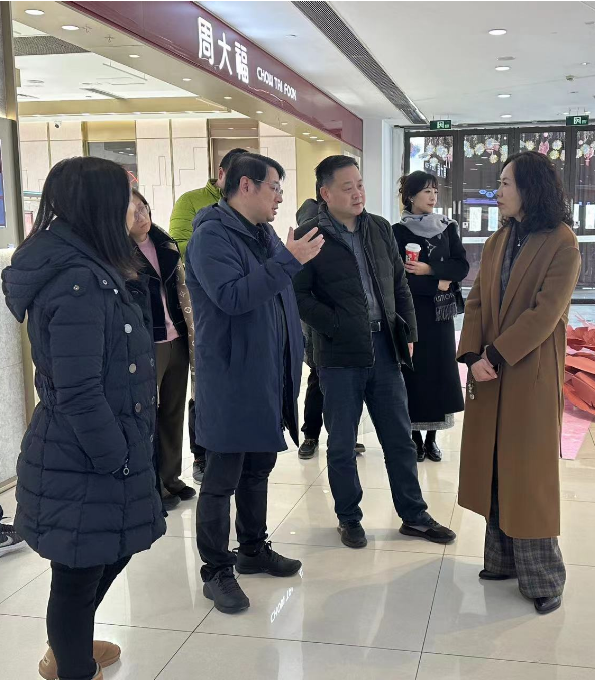 市当局办公厅周振华等辅导一行光临水晶城调研