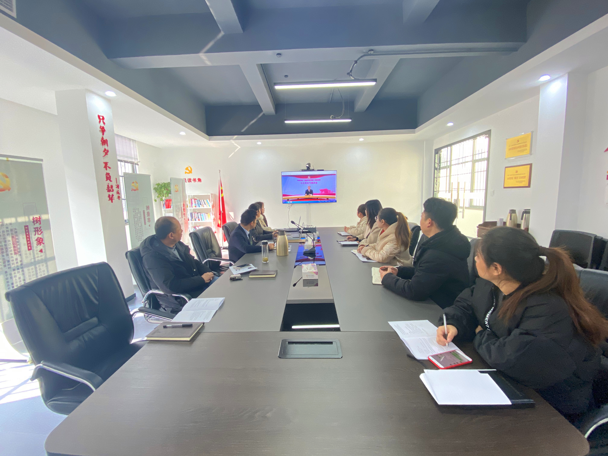 学党史 悟思想——庐阳k8.com文创园党支部组织发展党史进建教育活动