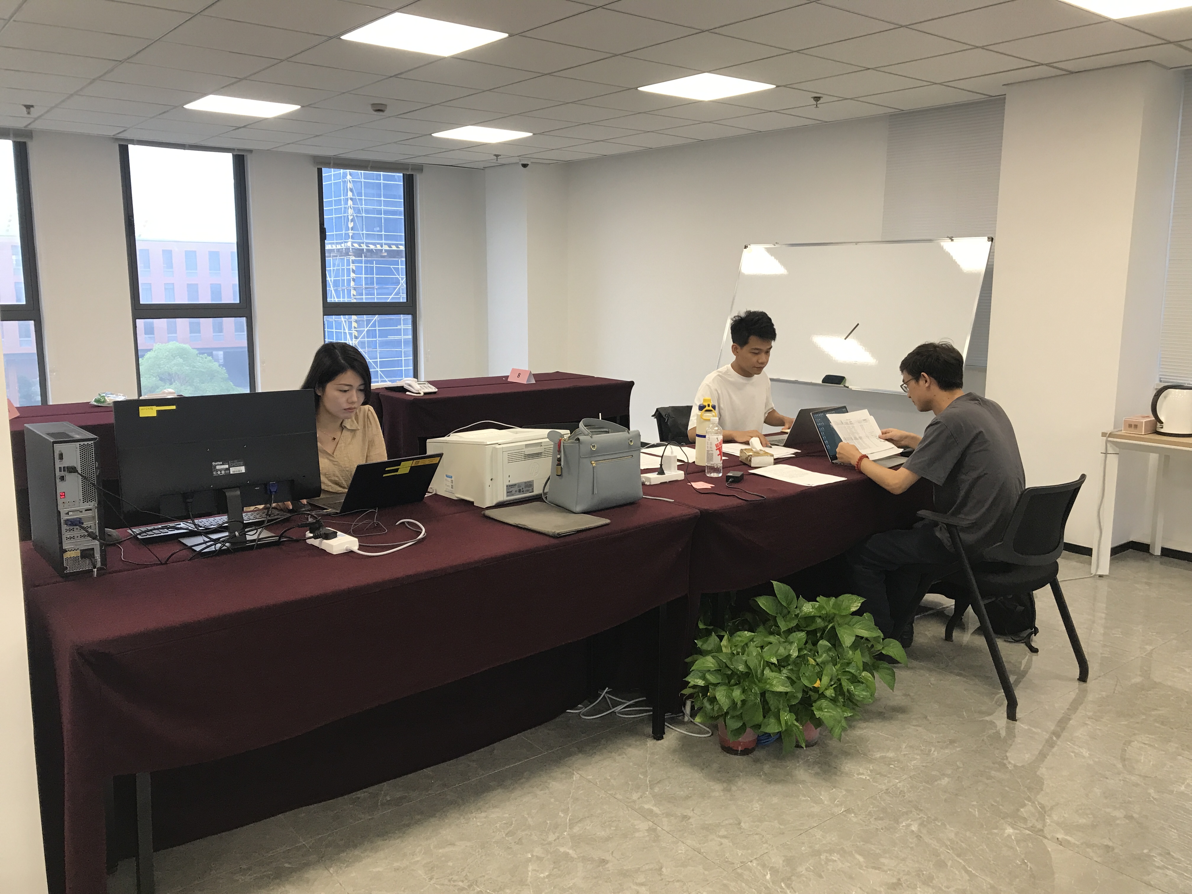 律威民商事排解中心成功化解首起群访案件