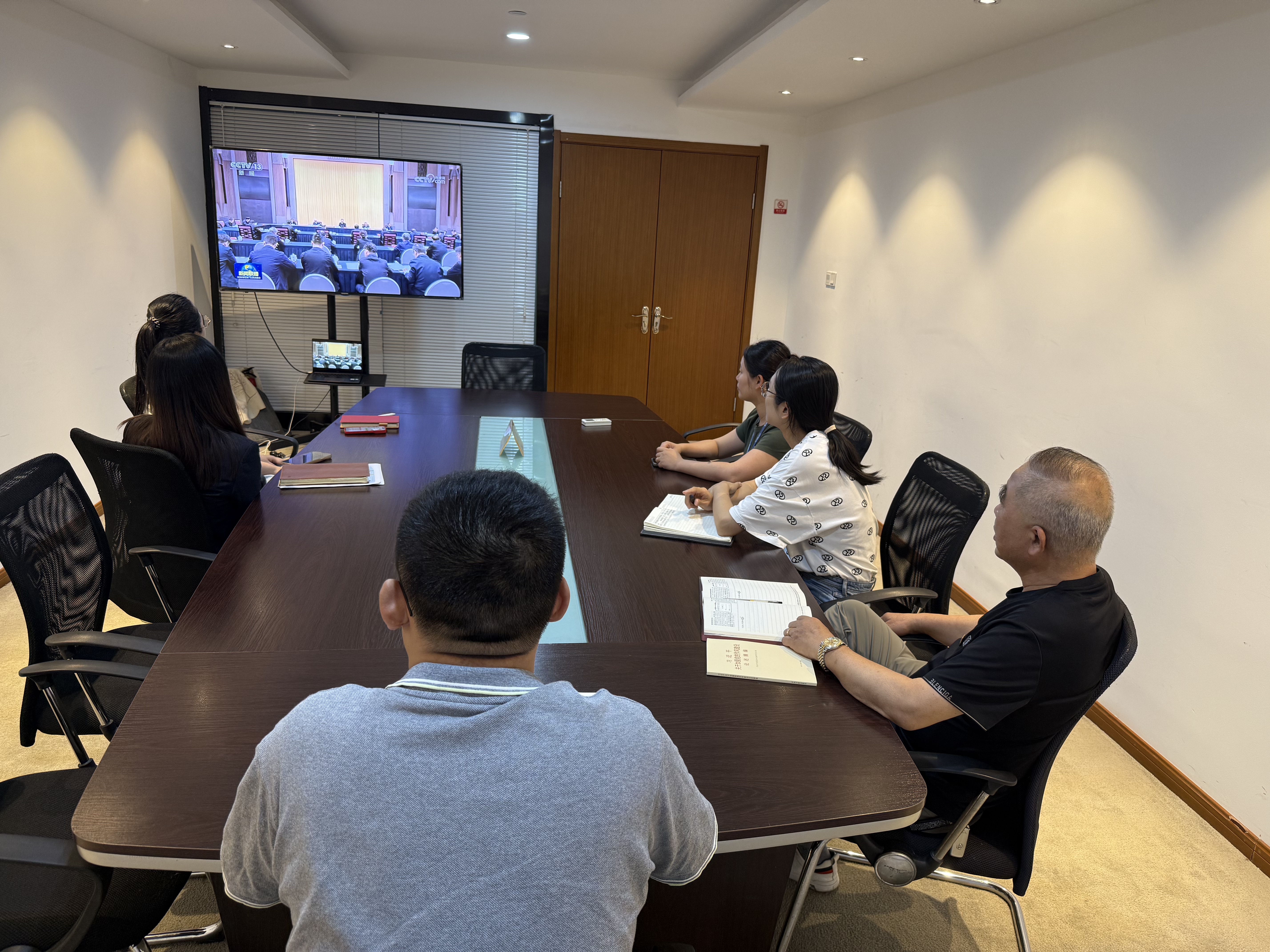 水晶城党支部发展5月党员固定活动