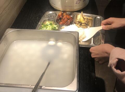 “白白胖胖 甜美其钟妆 打一物