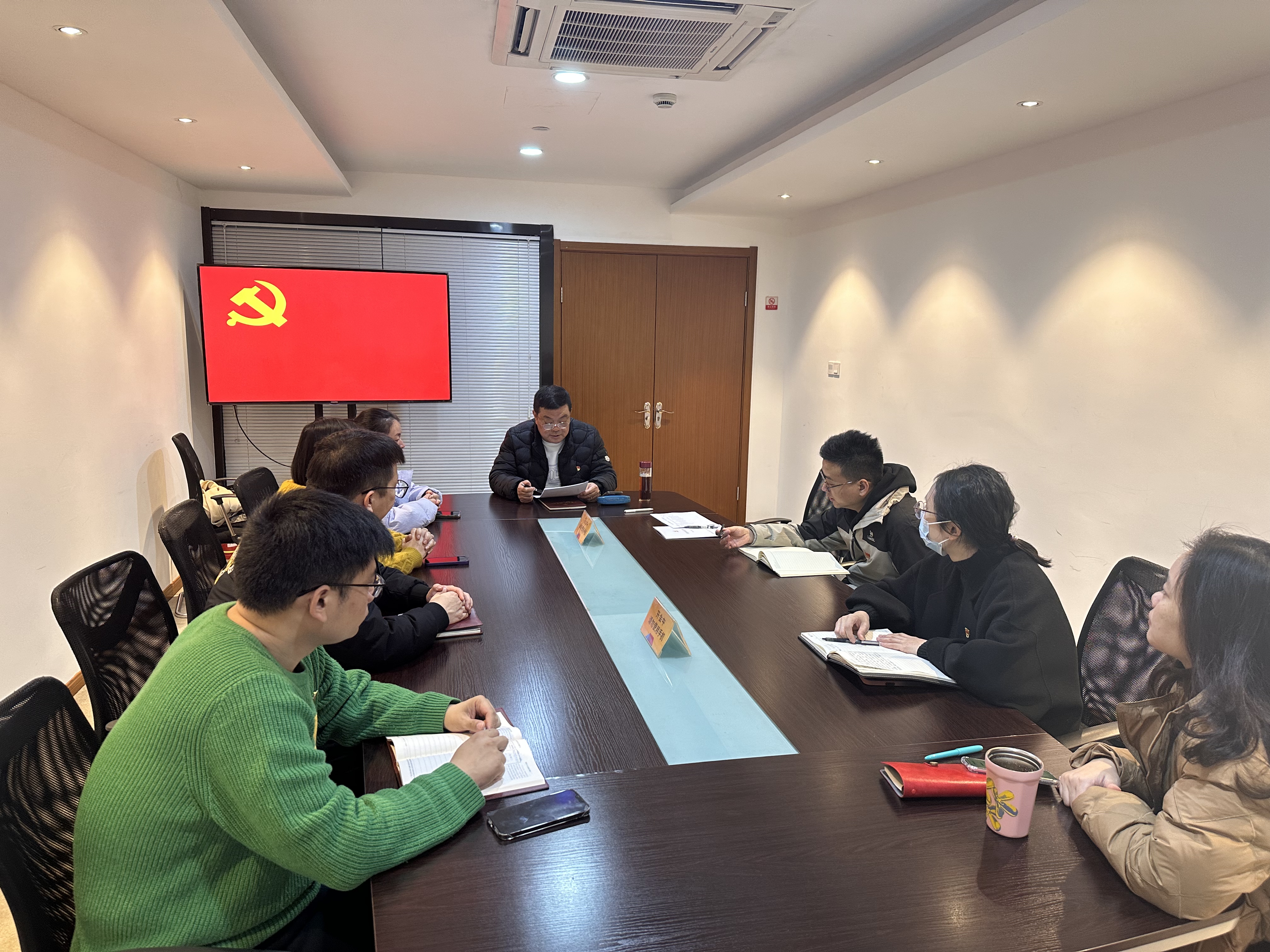 水晶城党支部发展1月党员固定活动