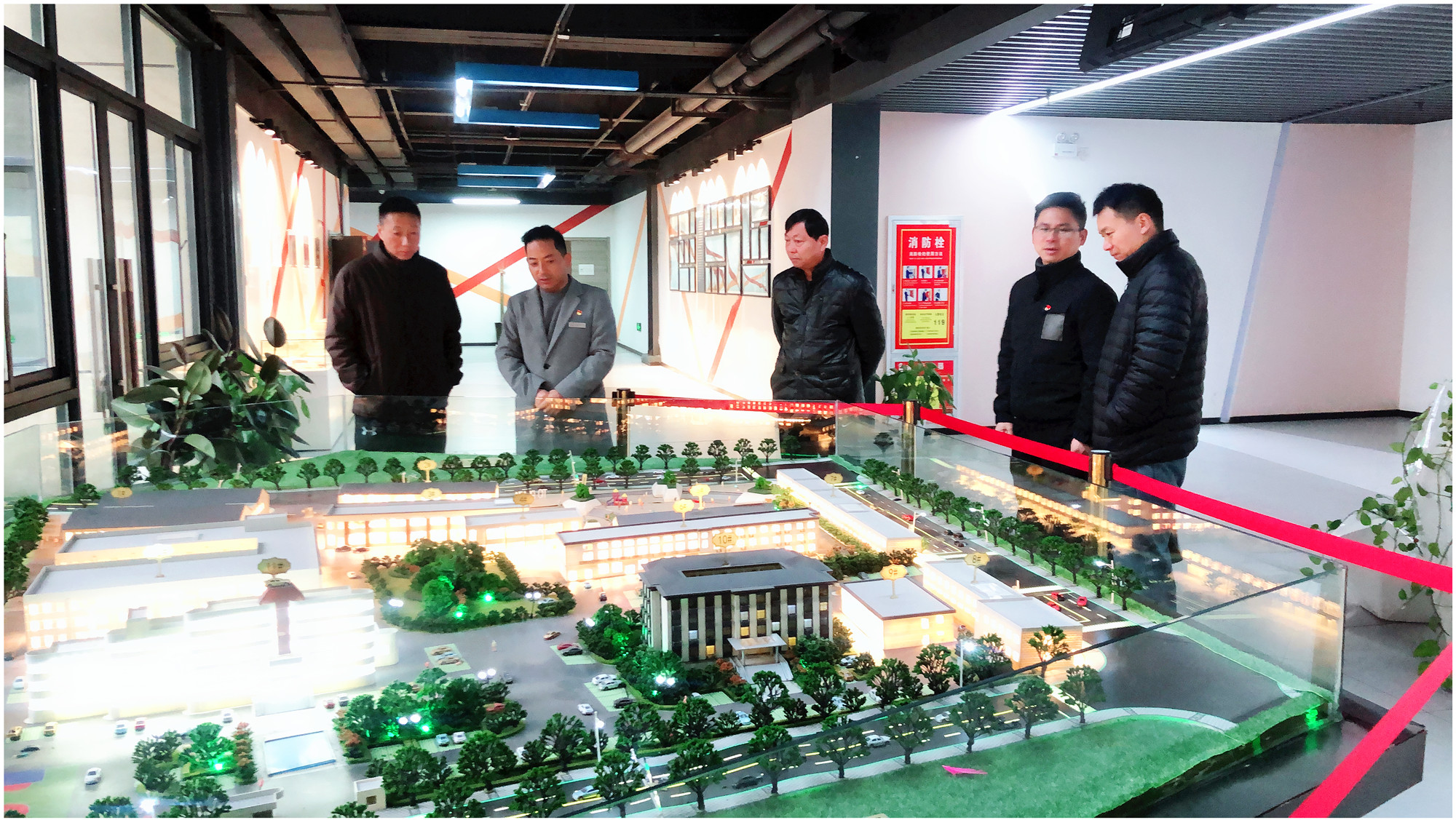 庐阳区政协党组成员、秘书长尹杨 光临庐阳k8.com文创园调研领导