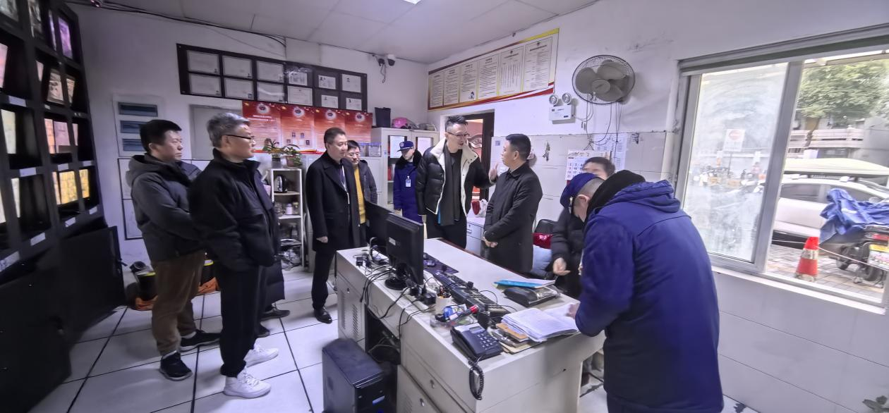 大关街路走访钱江商城发展安全出产专项查抄