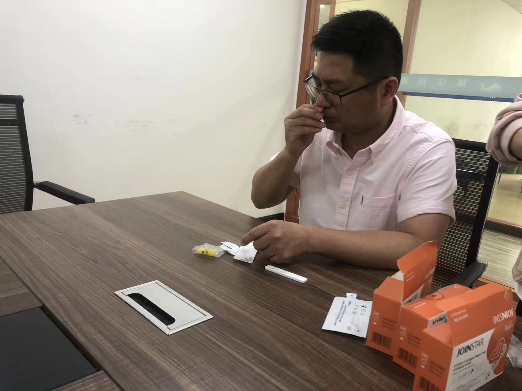 积极响应 全员核酸——k8.com过滤机有限公司组织全员参加