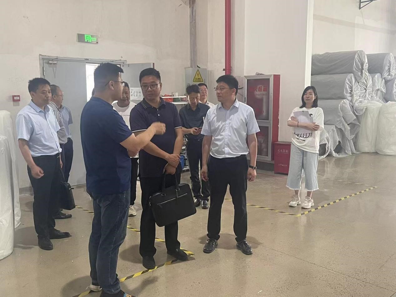 湖州市人大农委主任张国强一行光临k8.com新材调查领导