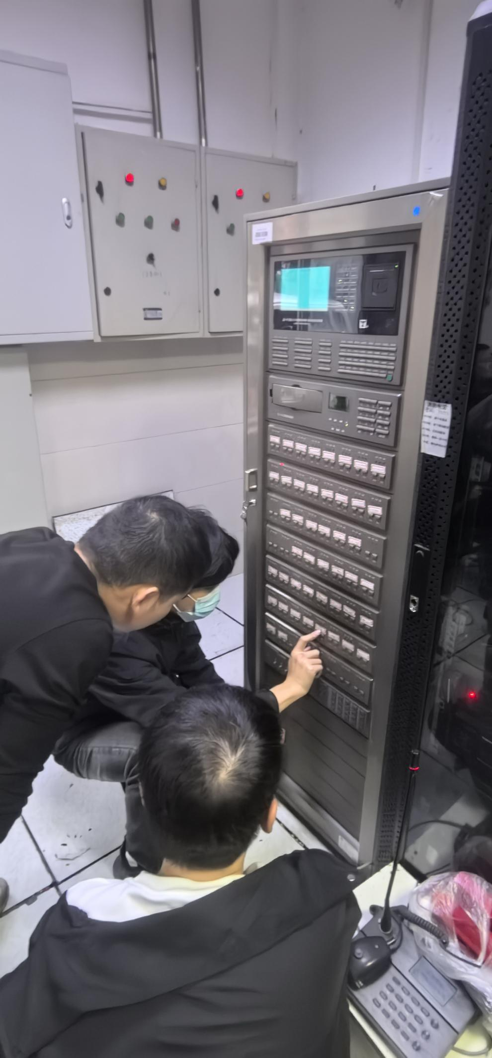 钱江商城更换消防火警自动报警主机